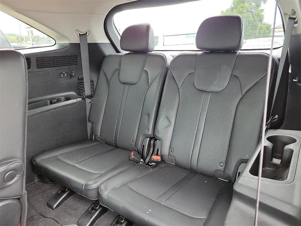 used 2023 Kia Sorento car, priced at $27,895