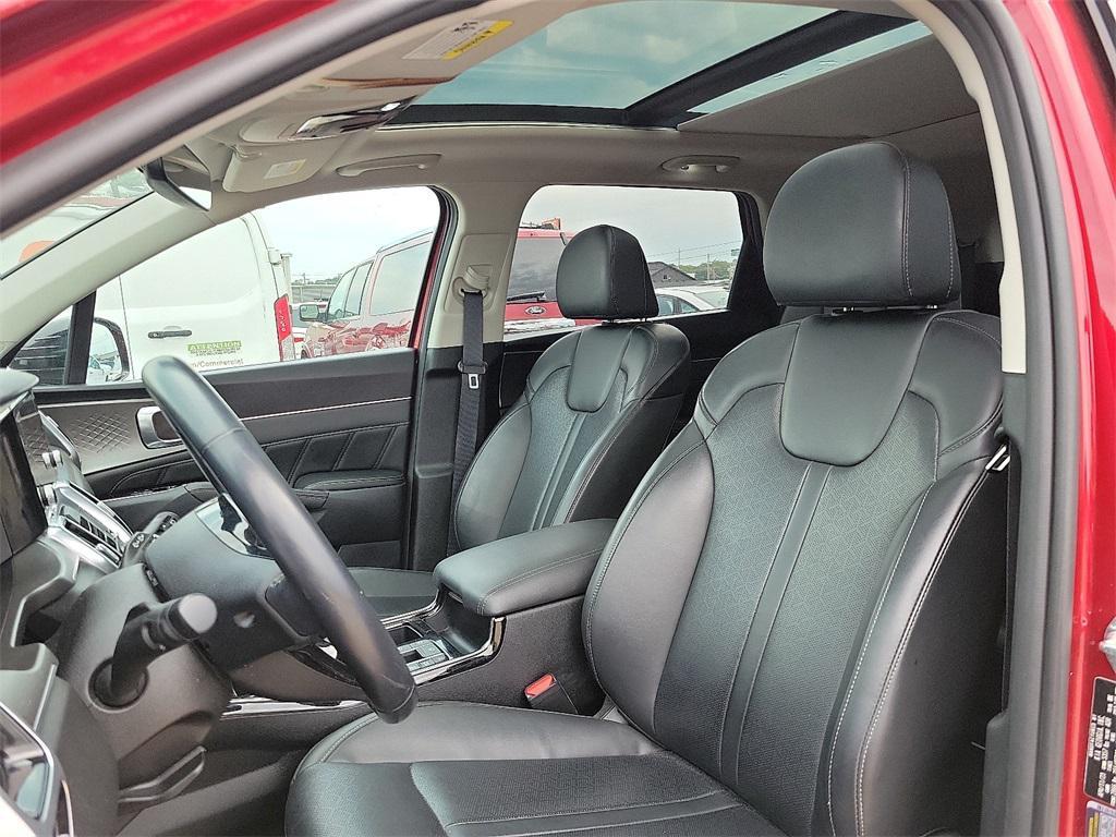 used 2023 Kia Sorento car, priced at $27,895