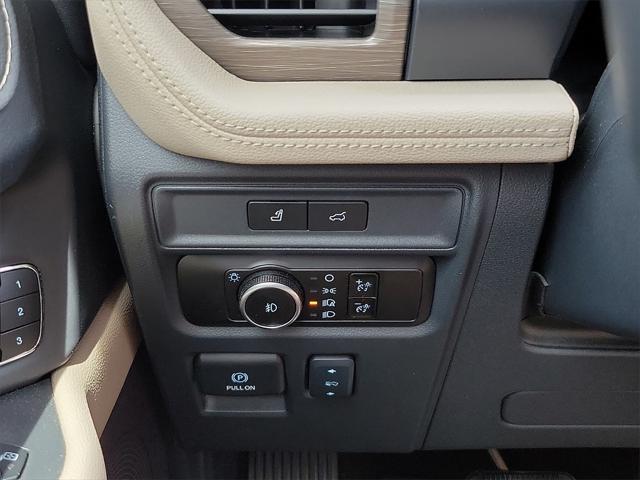 used 2024 Ford Expedition car, priced at $66,278