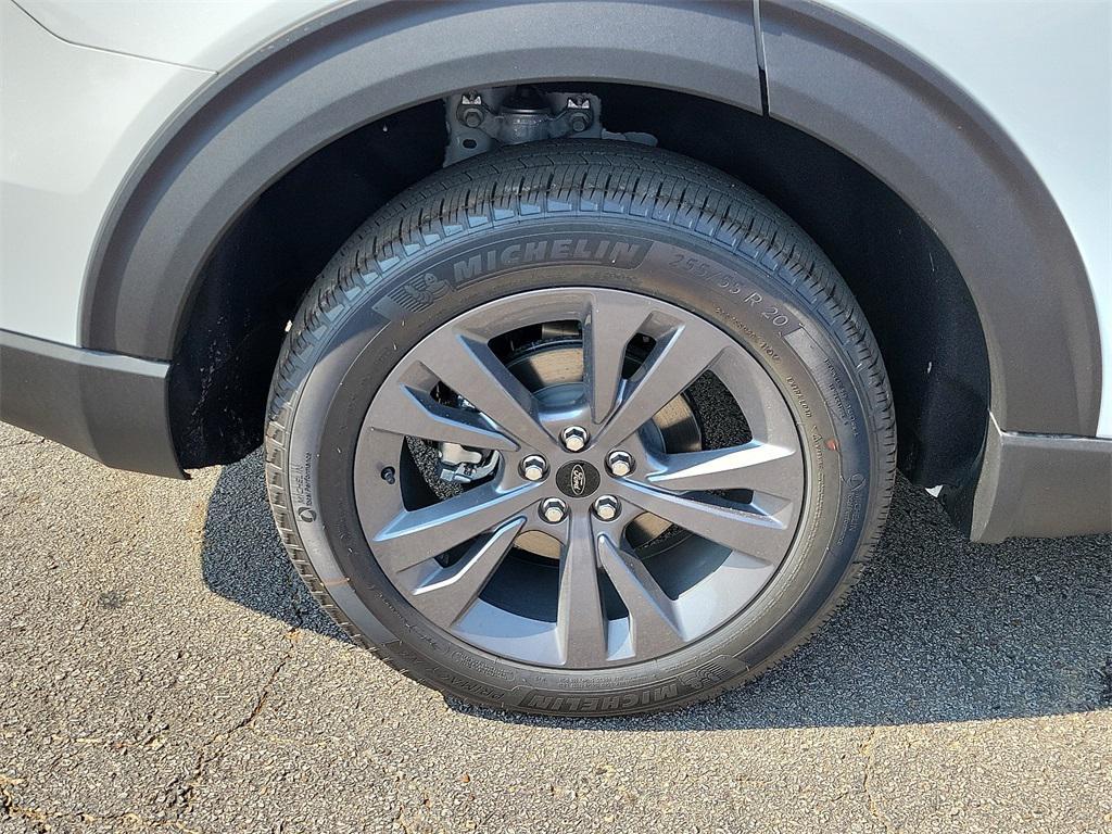 new 2025 Ford Explorer car, priced at $45,819
