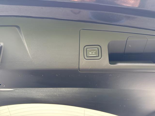 used 2023 Cadillac XT5 car, priced at $29,990