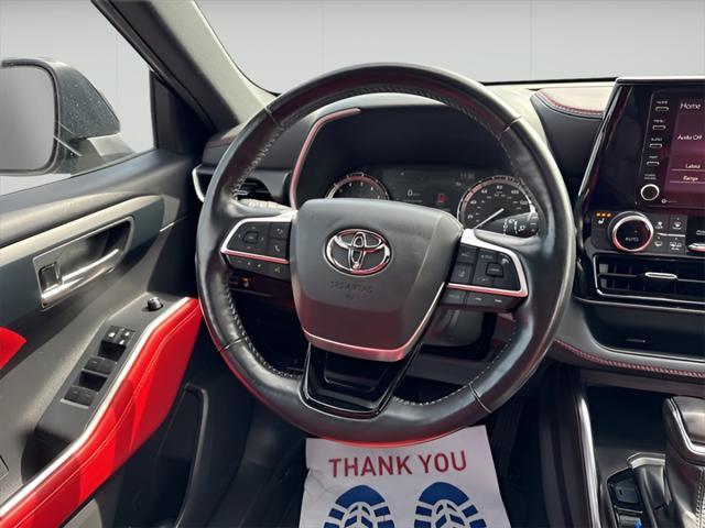 used 2022 Toyota Highlander car, priced at $36,990