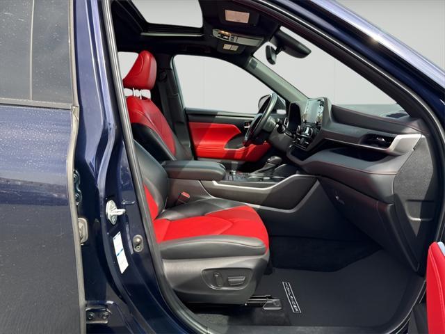 used 2022 Toyota Highlander car, priced at $36,990