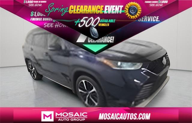 used 2022 Toyota Highlander car, priced at $39,995