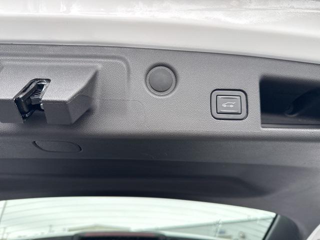 used 2024 Chevrolet Equinox car, priced at $24,995