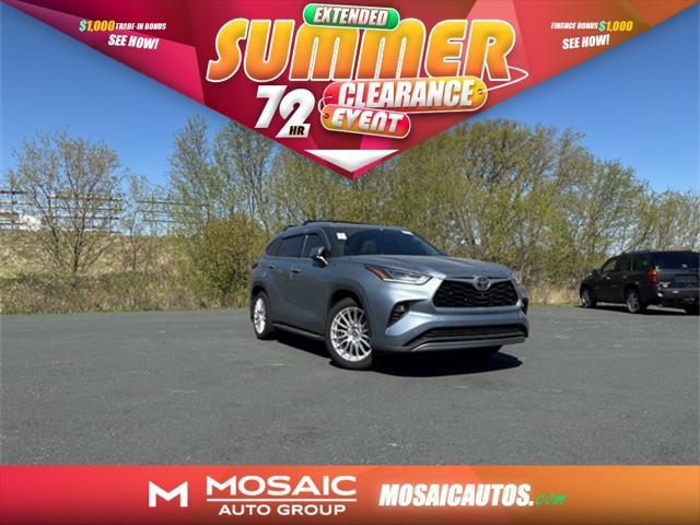used 2022 Toyota Highlander car, priced at $44,990
