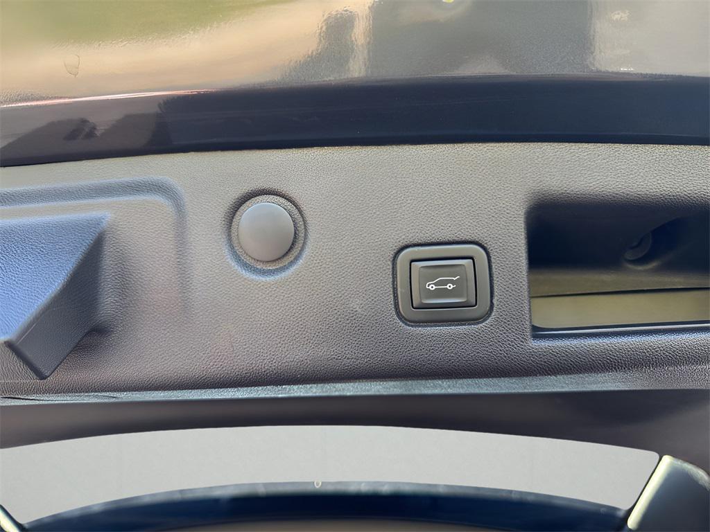 used 2020 Chevrolet Equinox car, priced at $15,395