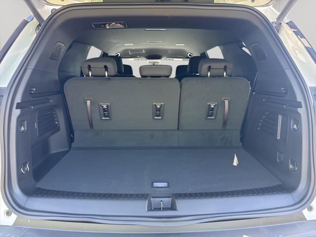 new 2025 Chevrolet Traverse car, priced at $43,195