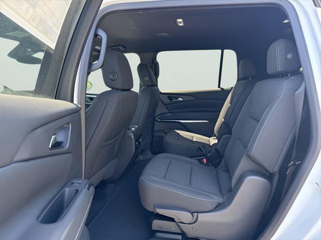 new 2025 Chevrolet Traverse car, priced at $43,195
