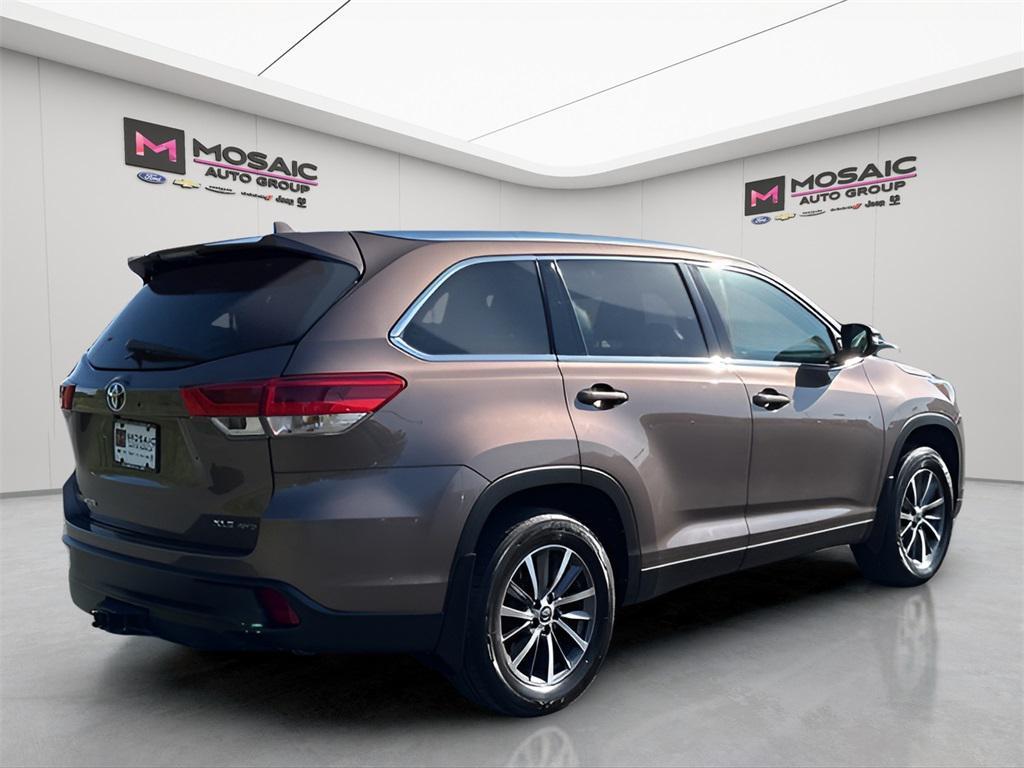 used 2019 Toyota Highlander car, priced at $23,995