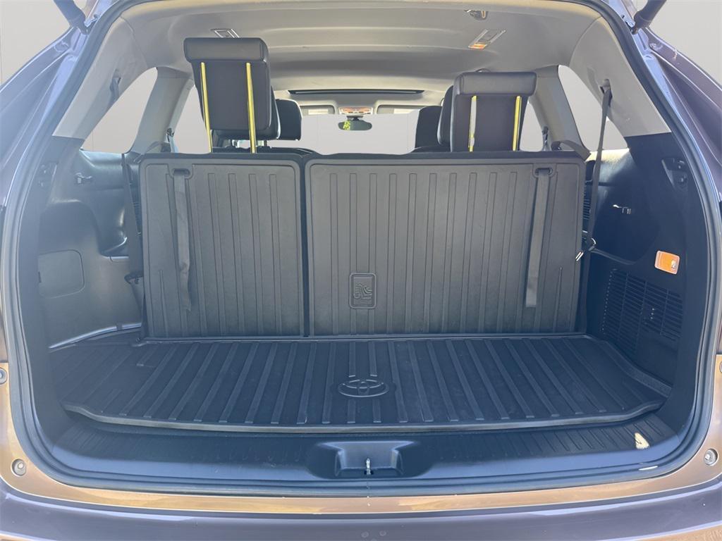 used 2019 Toyota Highlander car, priced at $23,995