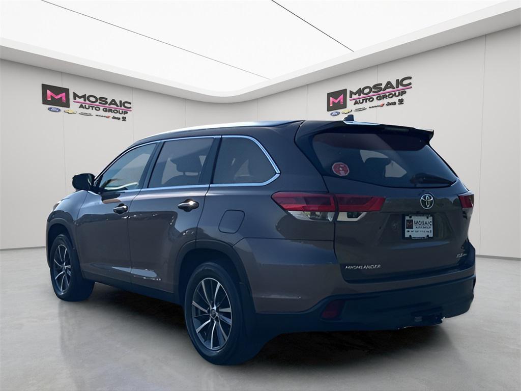 used 2019 Toyota Highlander car, priced at $23,995
