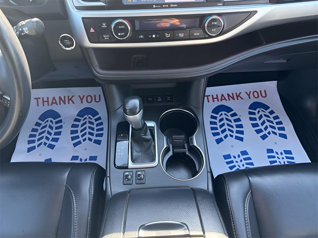 used 2019 Toyota Highlander car, priced at $23,995
