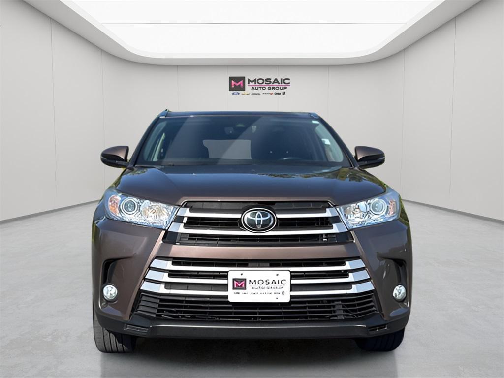 used 2019 Toyota Highlander car, priced at $23,995