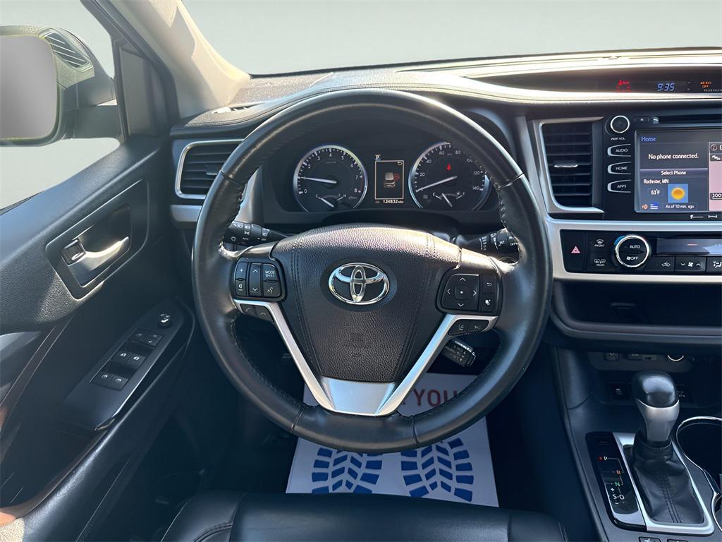 used 2019 Toyota Highlander car, priced at $23,995
