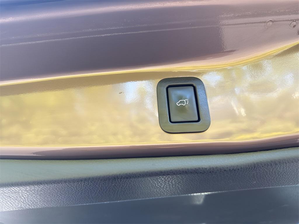 used 2019 Toyota Highlander car, priced at $23,995