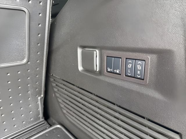 used 2024 Chevrolet Tahoe car, priced at $70,995