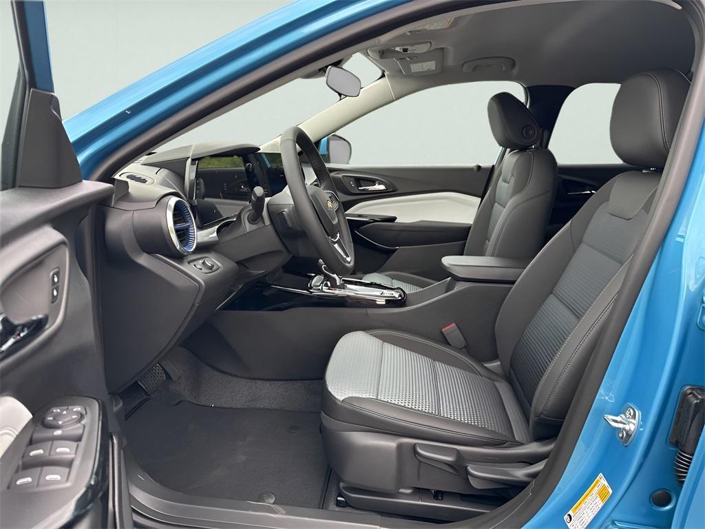 new 2025 Chevrolet Trax car, priced at $25,880