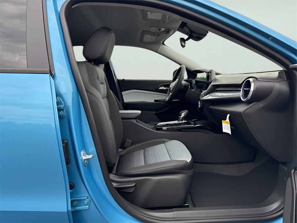 new 2025 Chevrolet Trax car, priced at $25,880