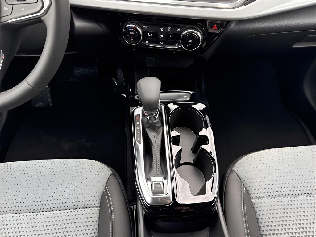 new 2025 Chevrolet Trax car, priced at $25,880