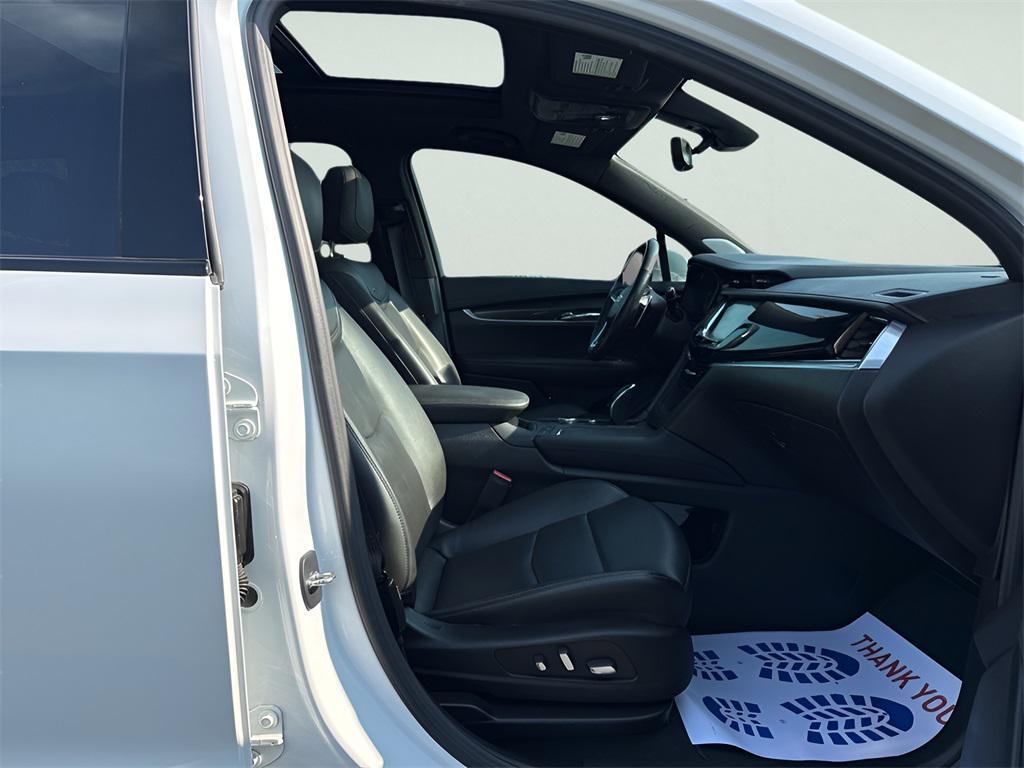 used 2023 Cadillac XT6 car, priced at $43,295