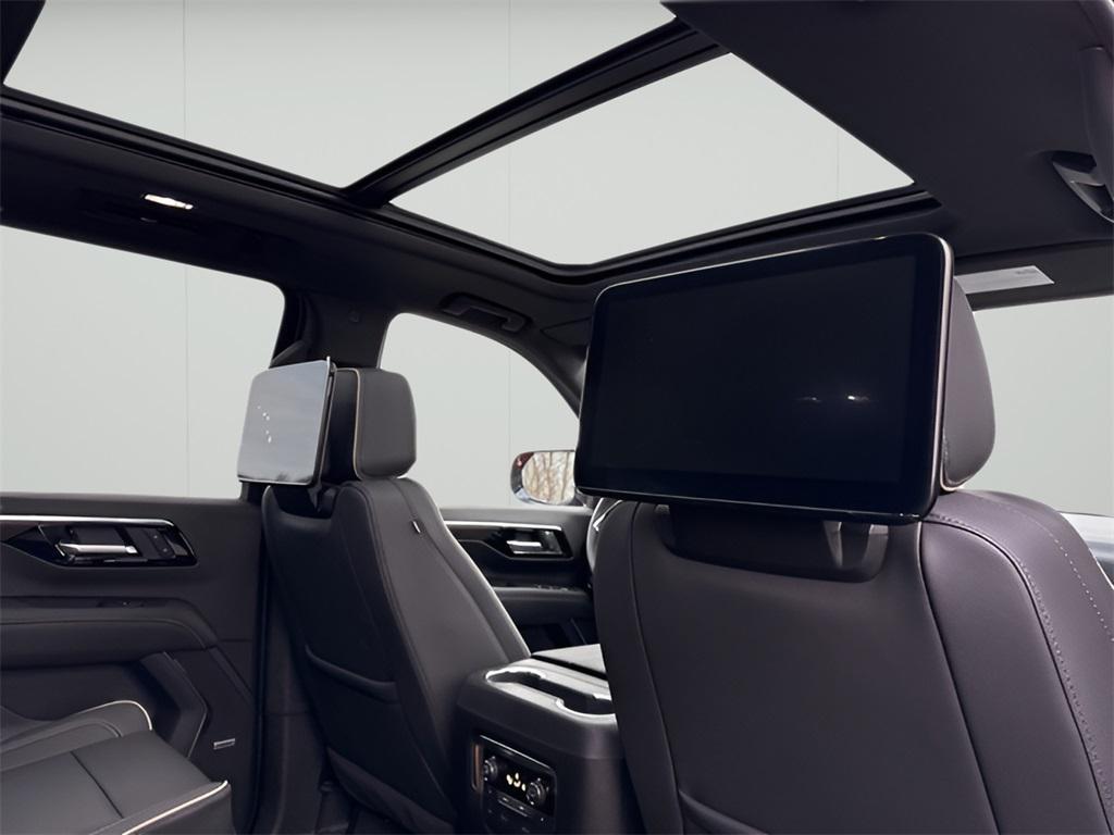 new 2025 Chevrolet Suburban car, priced at $79,879