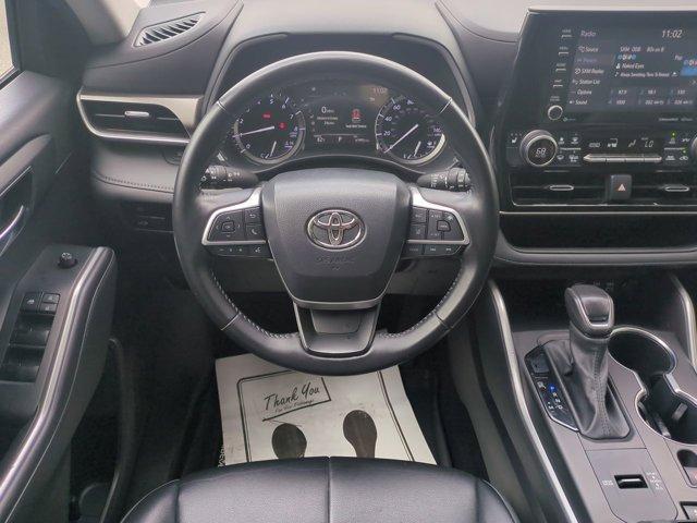 used 2022 Toyota Highlander car, priced at $31,113