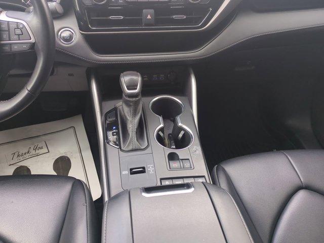 used 2022 Toyota Highlander car, priced at $31,113