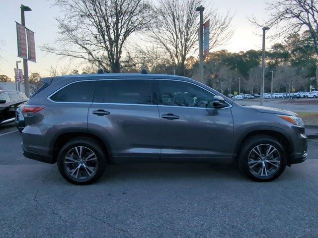 used 2016 Toyota Highlander car, priced at $16,139