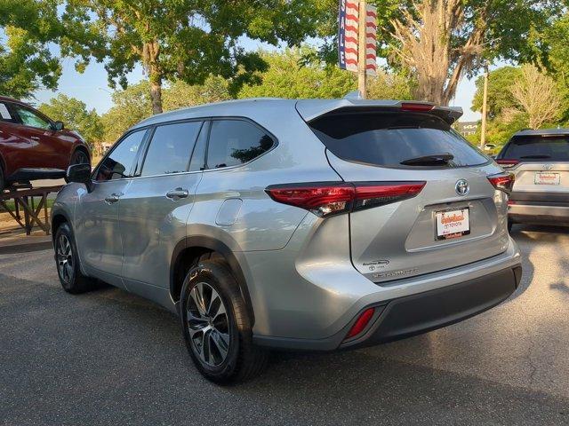 used 2022 Toyota Highlander Hybrid car, priced at $40,739