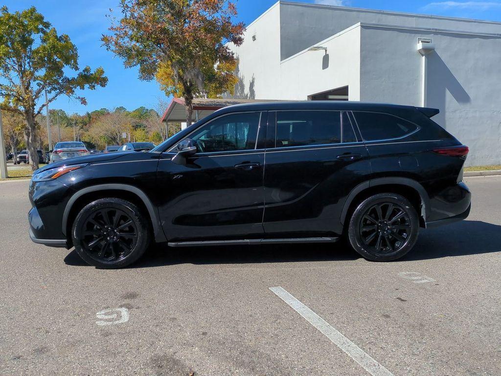 used 2022 Toyota Highlander car, priced at $23,823