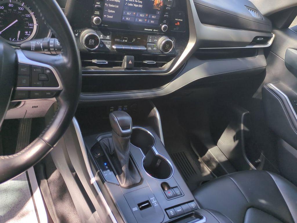 used 2022 Toyota Highlander car, priced at $23,823