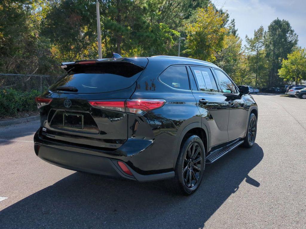 used 2022 Toyota Highlander car, priced at $23,823