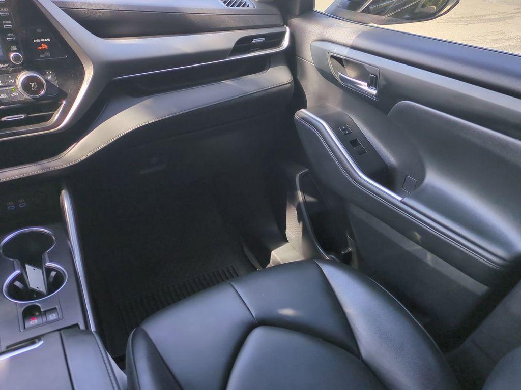 used 2022 Toyota Highlander car, priced at $23,823