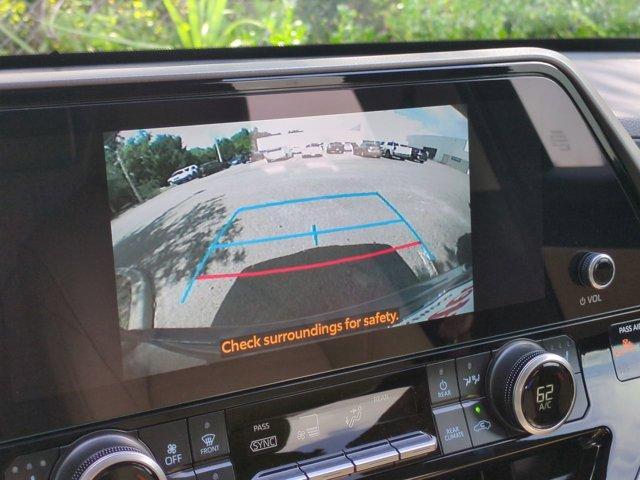 used 2025 Toyota Highlander car, priced at $48,950