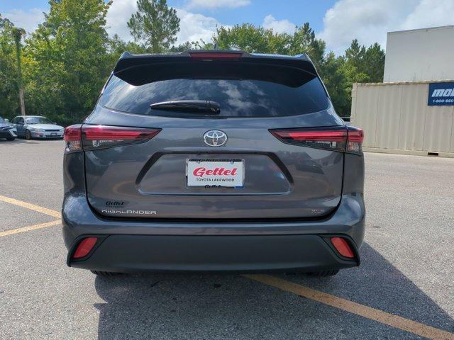 used 2025 Toyota Highlander car, priced at $48,950