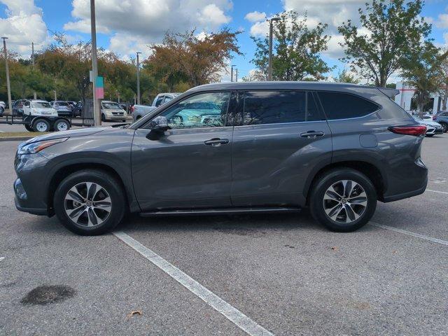 used 2022 Toyota Highlander car, priced at $32,784