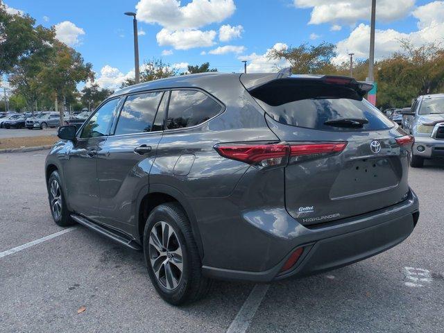 used 2022 Toyota Highlander car, priced at $32,784