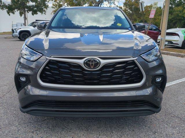 used 2022 Toyota Highlander car, priced at $32,784