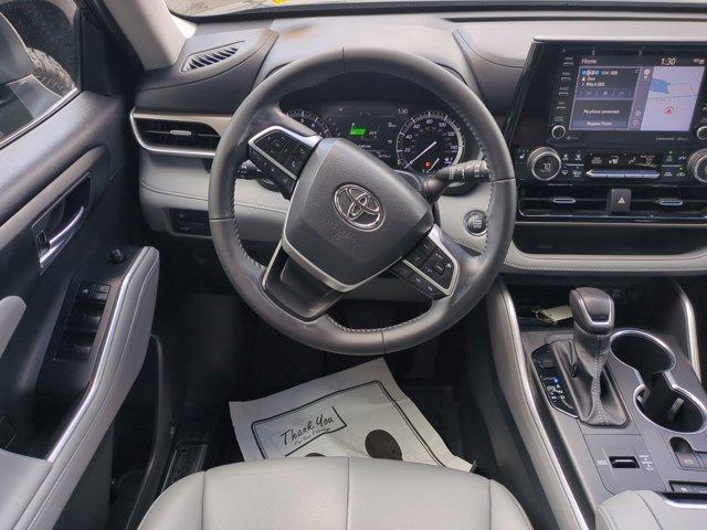 used 2022 Toyota Highlander car, priced at $32,784