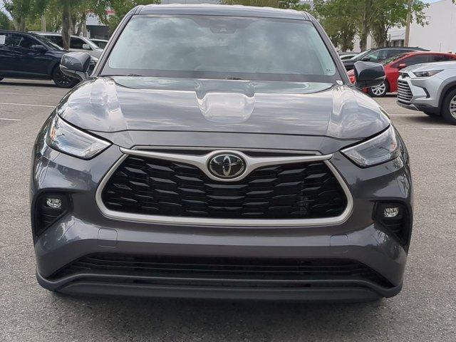 used 2023 Toyota Highlander car, priced at $33,118