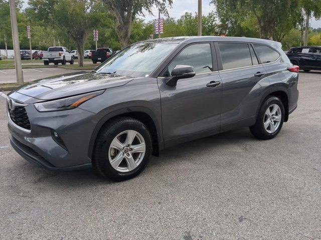used 2023 Toyota Highlander car, priced at $33,118