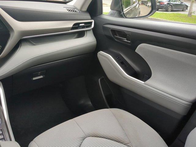 used 2023 Toyota Highlander car, priced at $33,118