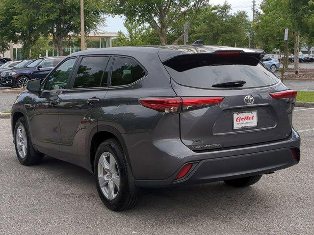 used 2023 Toyota Highlander car, priced at $33,118
