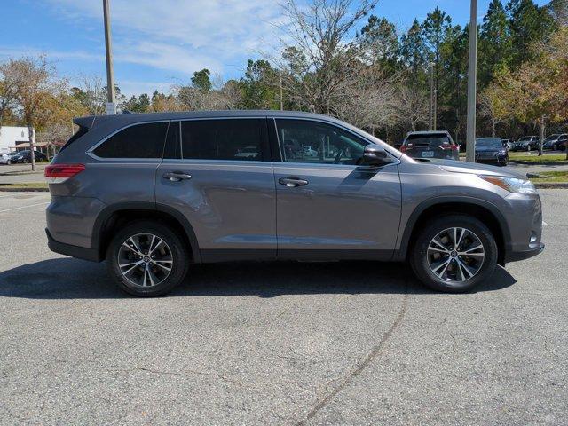 used 2019 Toyota Highlander car, priced at $23,470