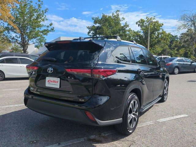used 2022 Toyota Highlander car, priced at $33,103