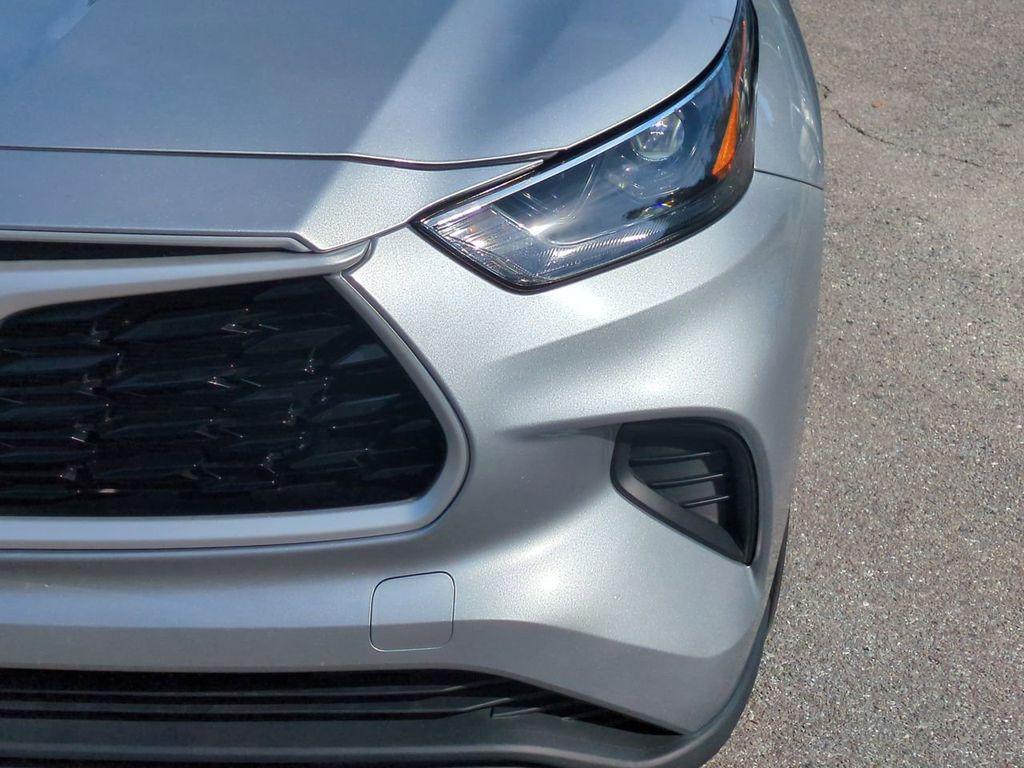 used 2022 Toyota Highlander car, priced at $26,063