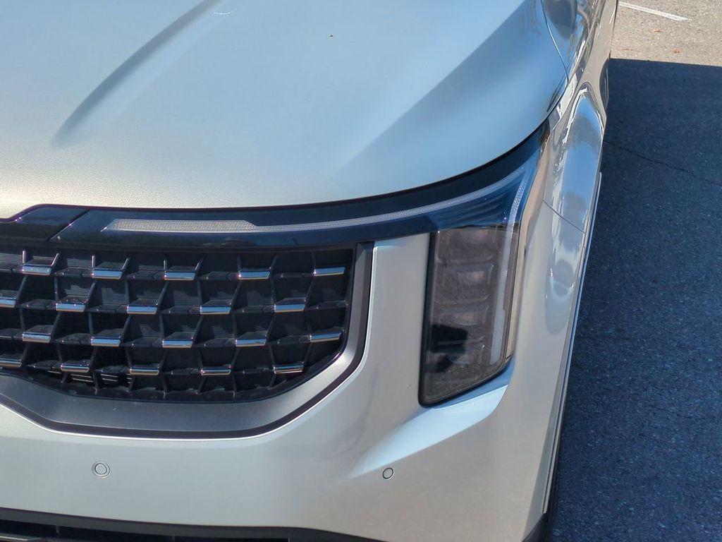 used 2025 Kia Carnival car, priced at $41,999