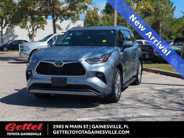 used 2023 Toyota Highlander car, priced at $45,981