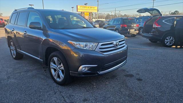 used 2011 Toyota Highlander car, priced at $11,900